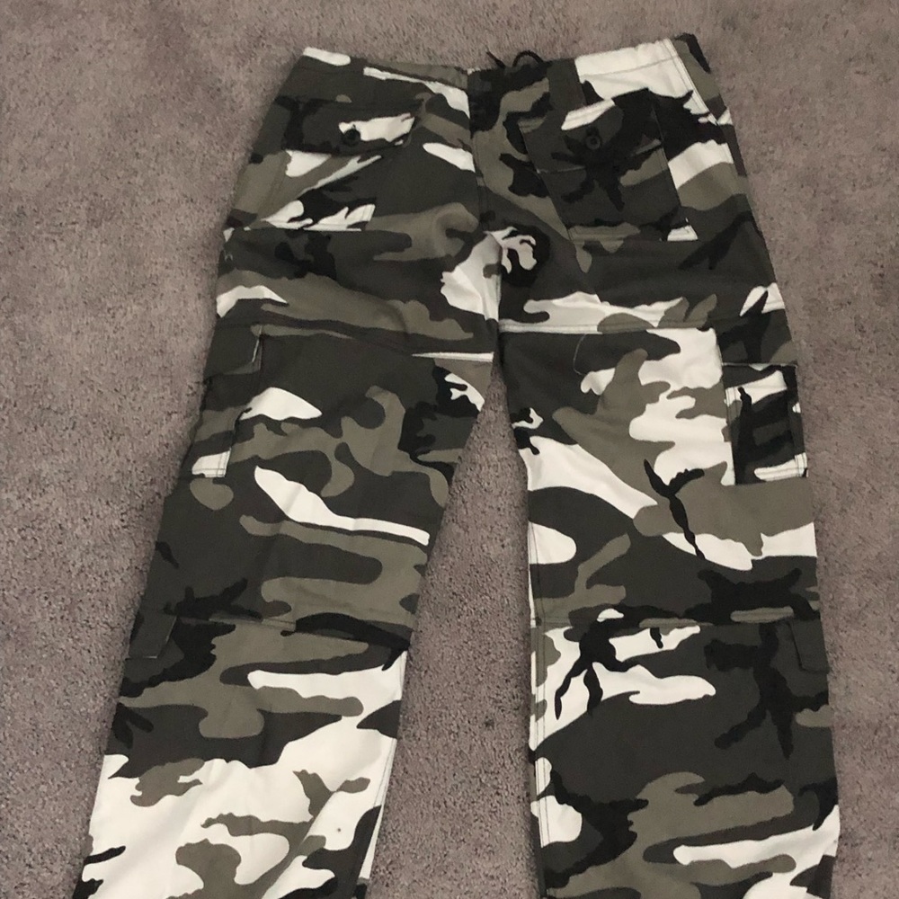 Camo mid Waist pants from zumiez